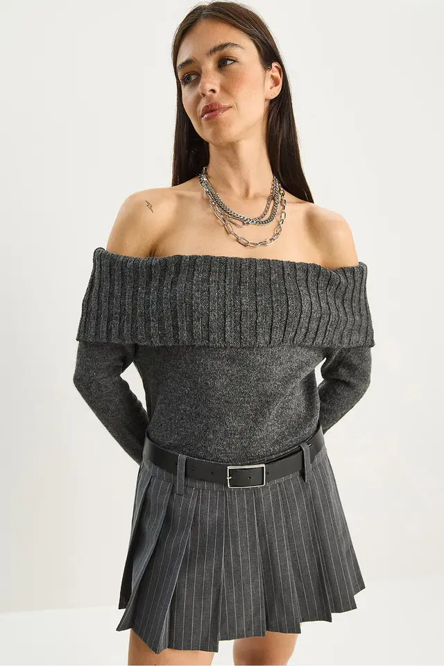 LUCCI Knit Sweater with Madonna Collar