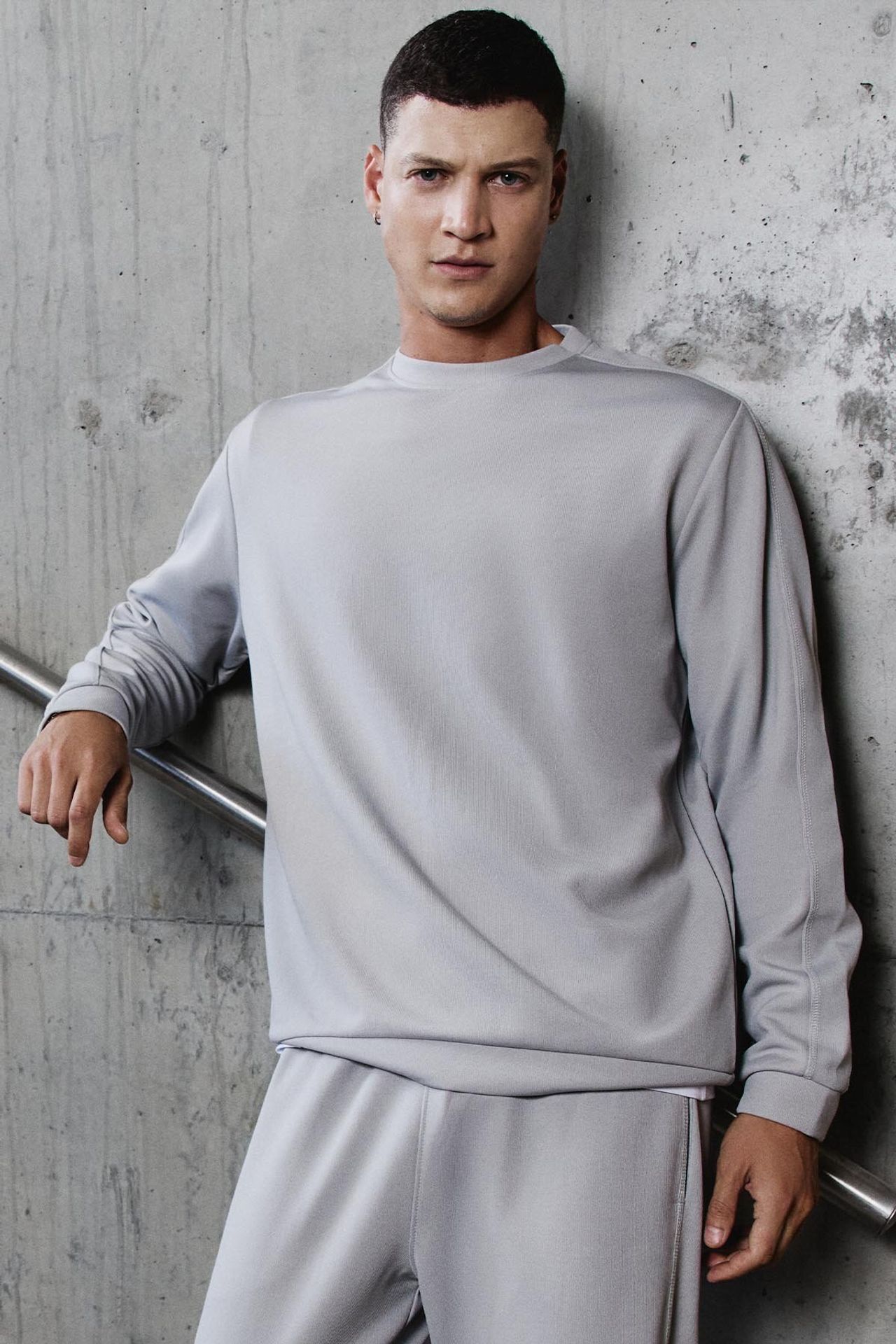 TOMMY Men's Oversized Sweatshirt And Pants Set 2