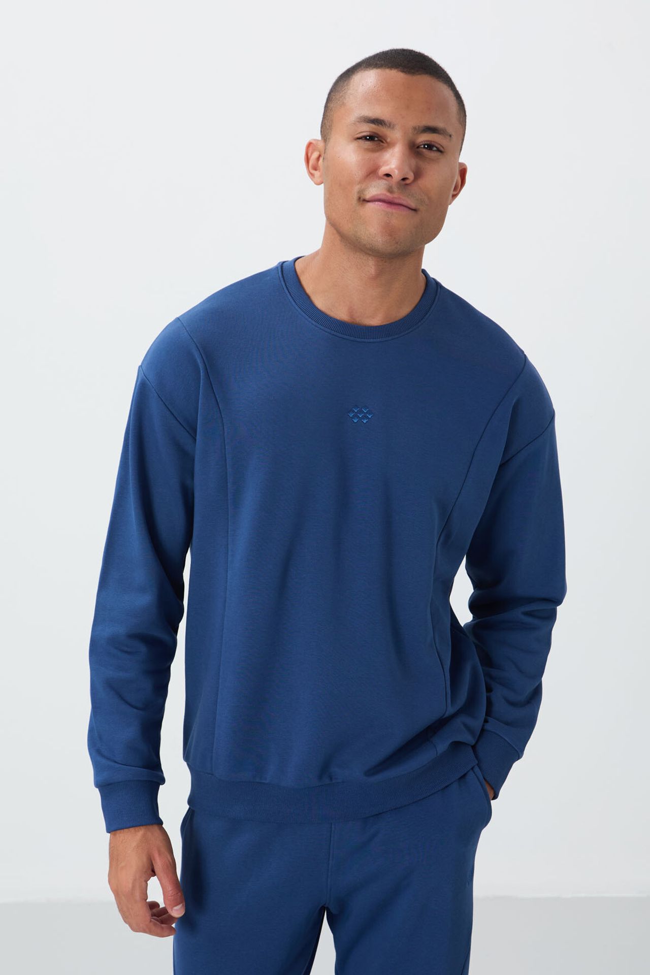 TOMMY Men's Long Sleeve Crew Neck Sweatshirt And Pants Set 2