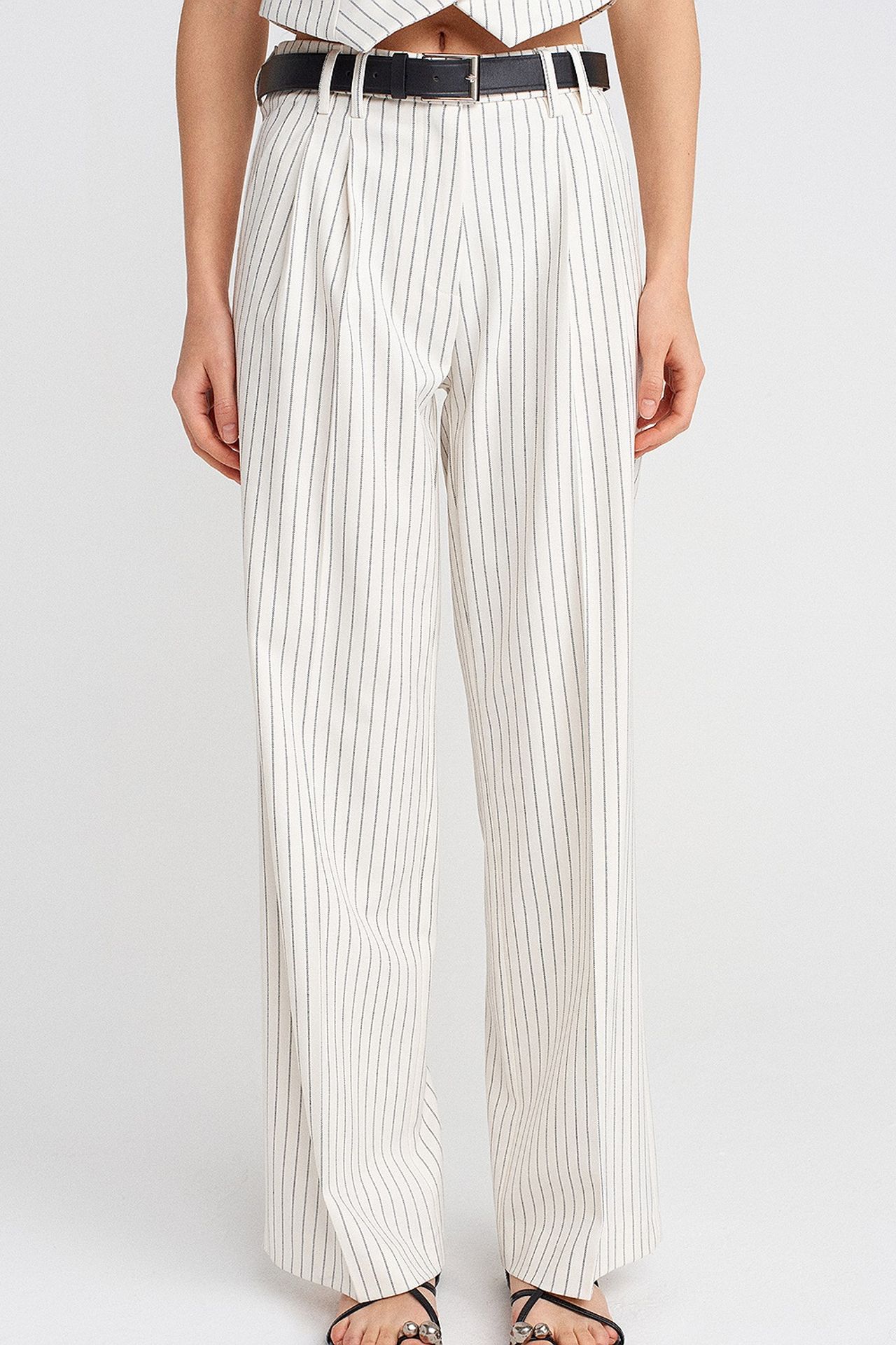 DILVIN Women's Straight-leg Trousers 3