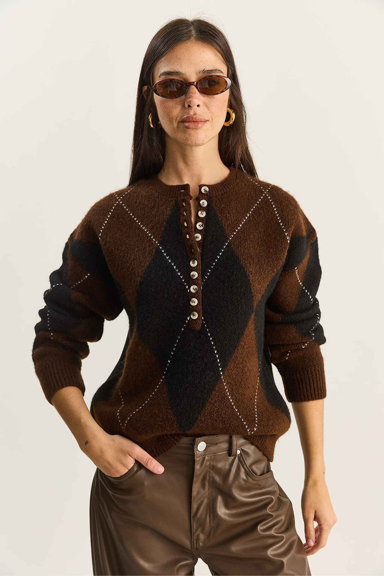 LUCCI Knit Crew Neck Sweater with Button Closure 5