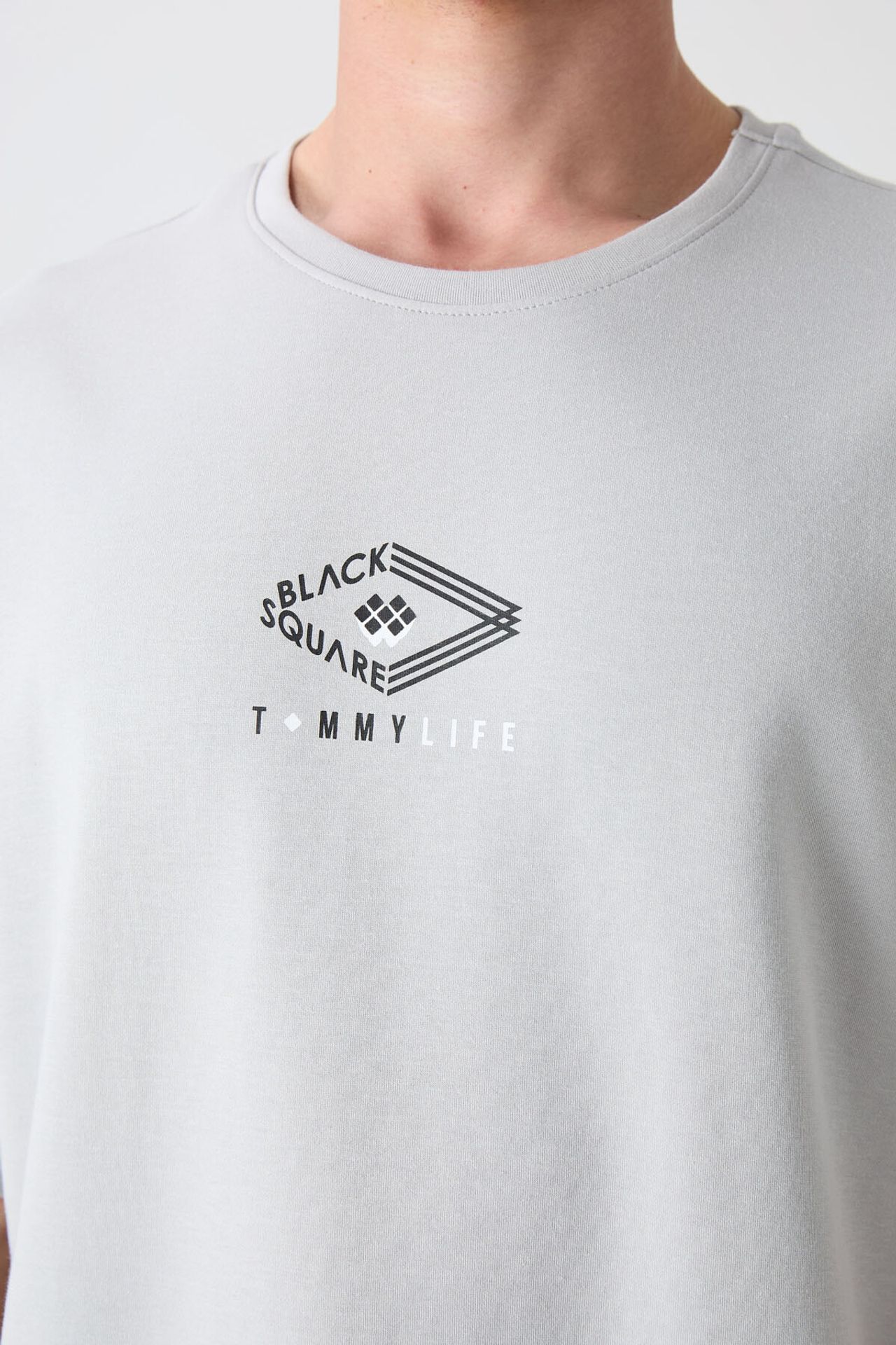TOMMY Oversized Cotton-Blend Logo T-Shirt 3