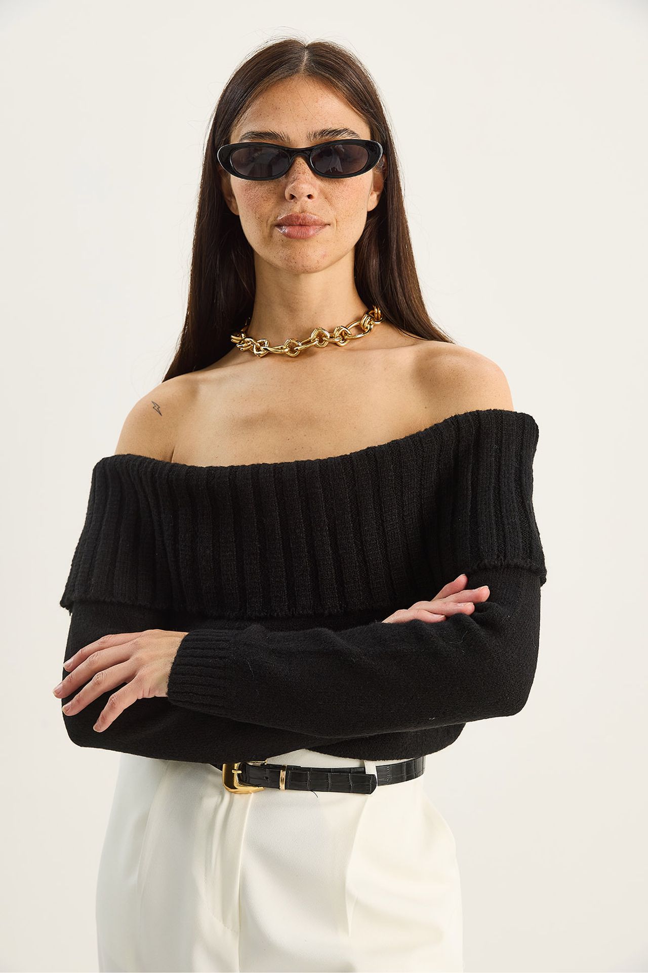 LUCCI Knit Sweater with Madonna Collar 2