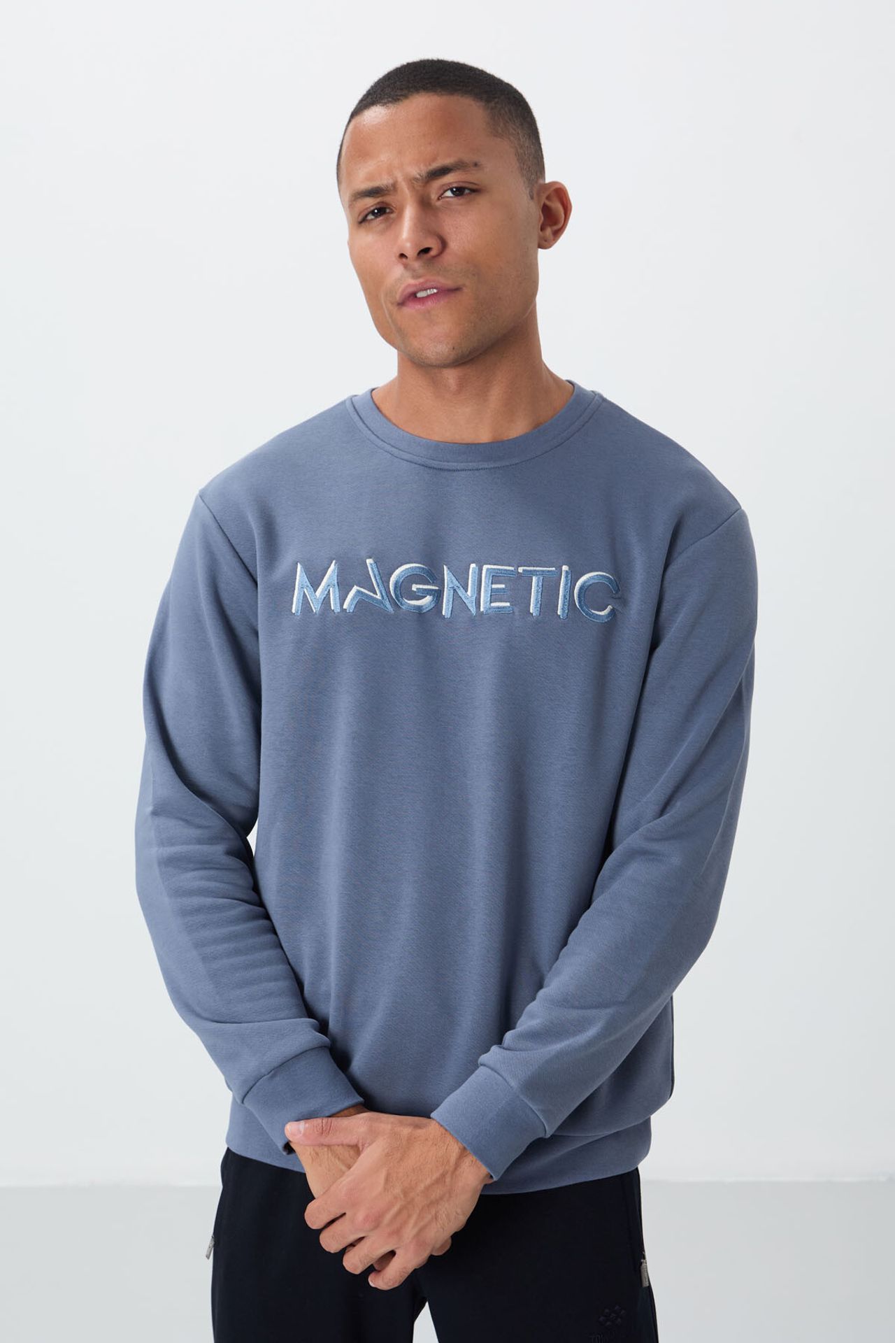 TOMMY Men's Printed Crew Neck Sweatshirt 3