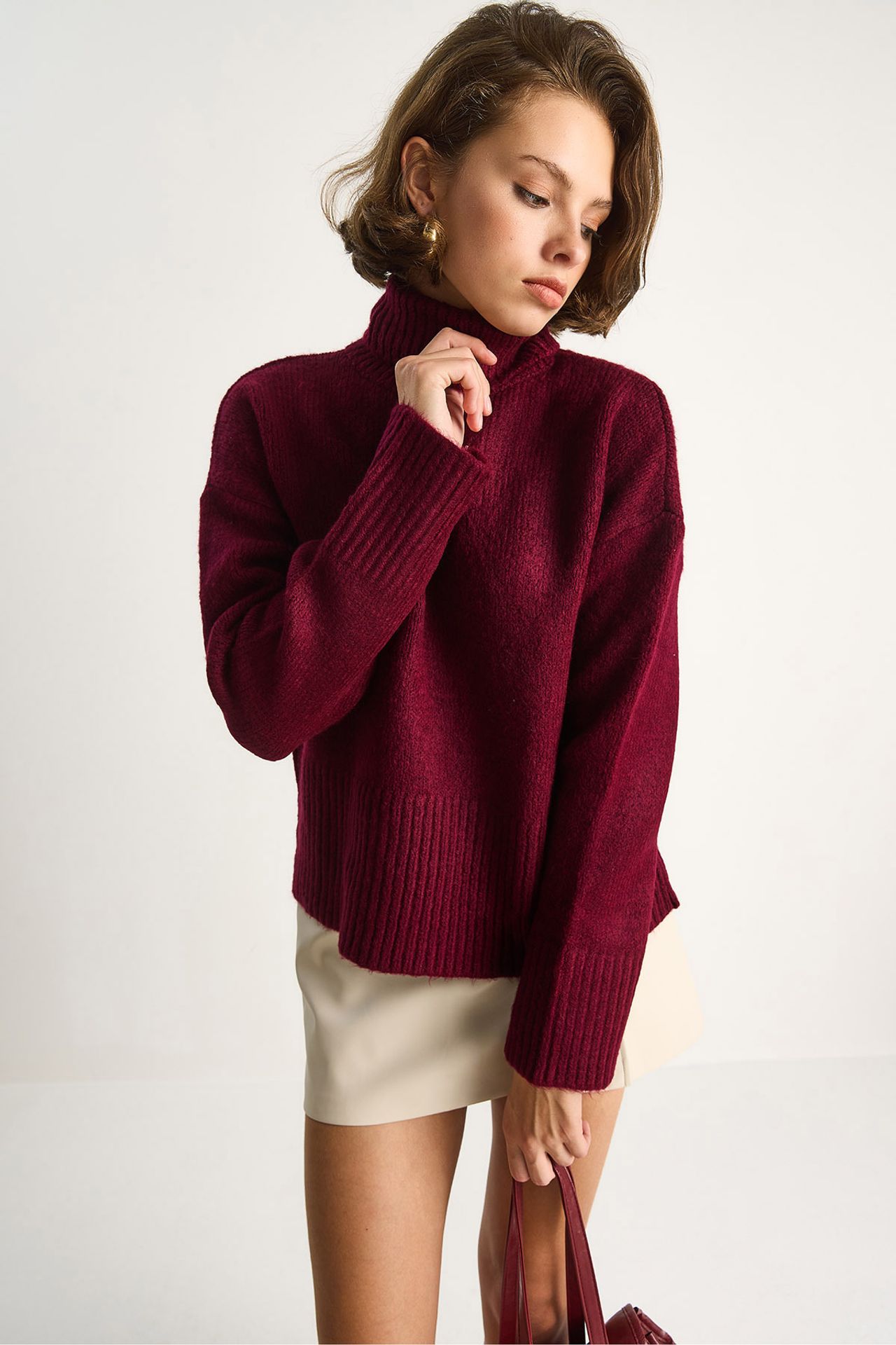 LUCCI Oversized Knit Turtleneck Sweater 2