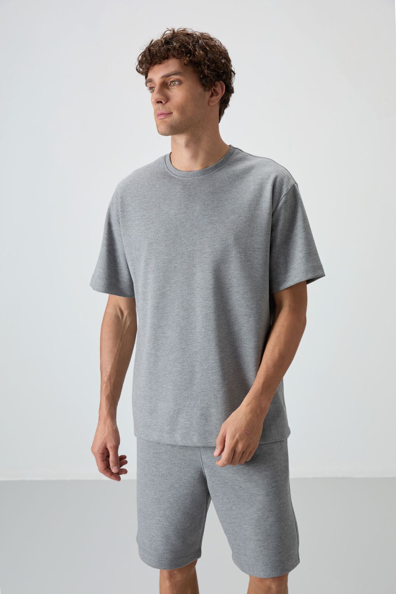 TOMMY Oversized T-Shirt And Shorts Set 6
