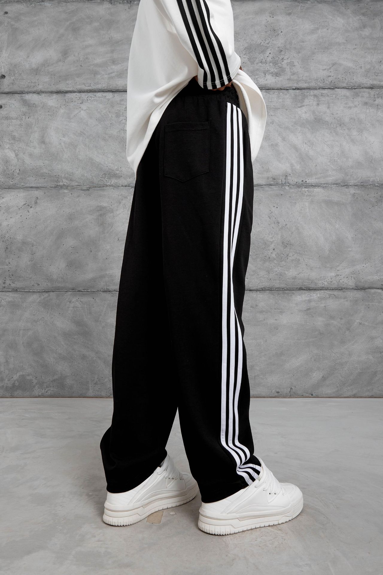 NOMARC Bol Baskılı Geniş Paça Jogger 3