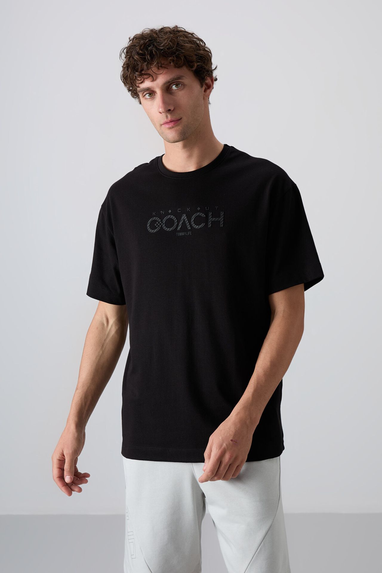 TOMMY Oversized Logo Patch Crew Neck T-Shirt 1