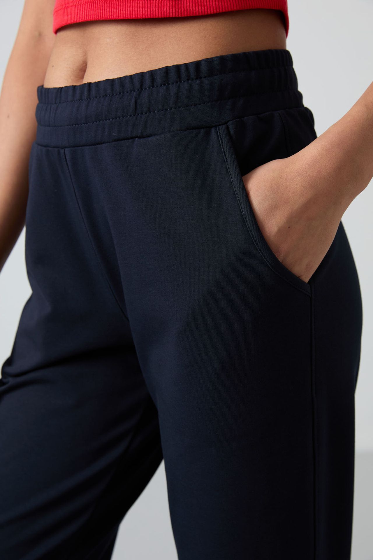 TOMMY Women’s Straight-Leg Fleece Sweatpants 3