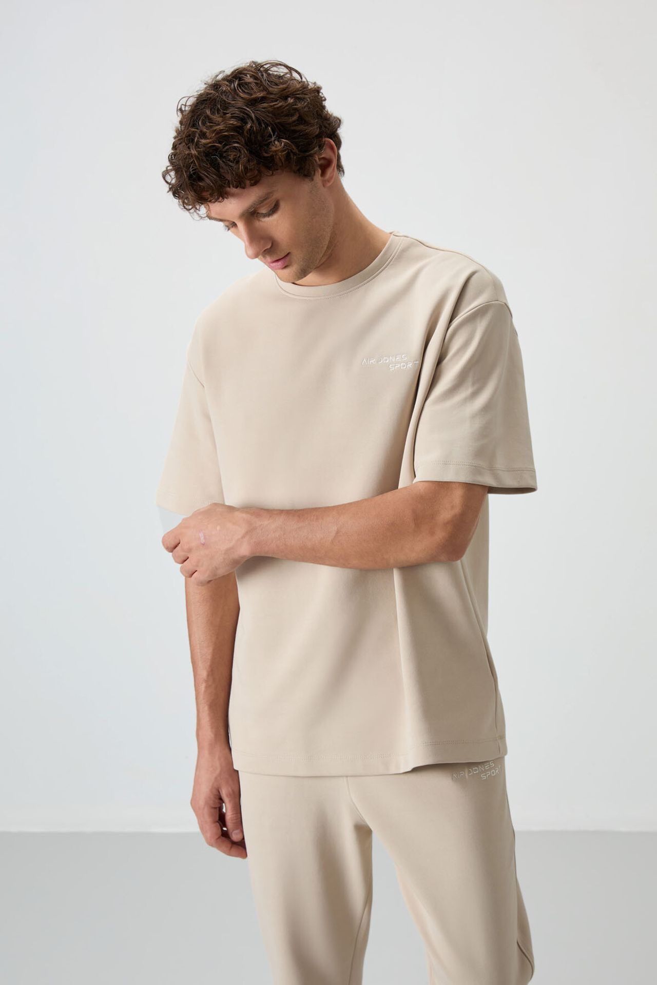 TOMMY Men's Oversized Embroidered Active Set 4