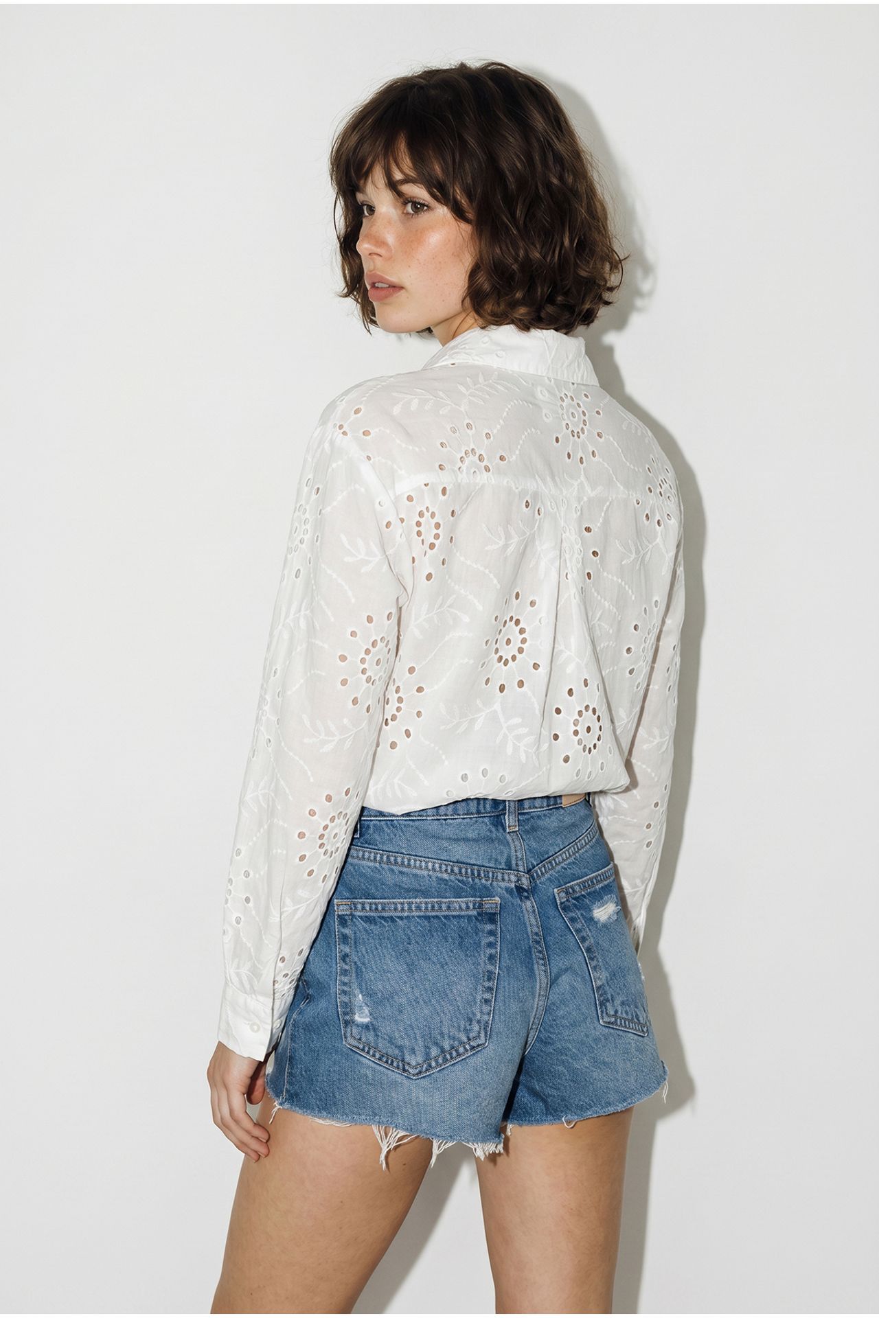 LUCCI Embroidered Relaxed Fit Shirt 6