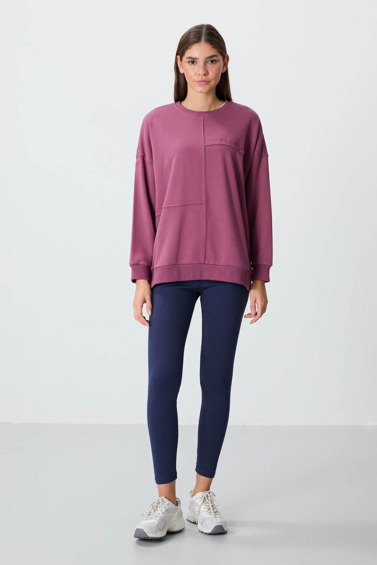 TOMMY Oversized Crew Neck Sweatshirt 4