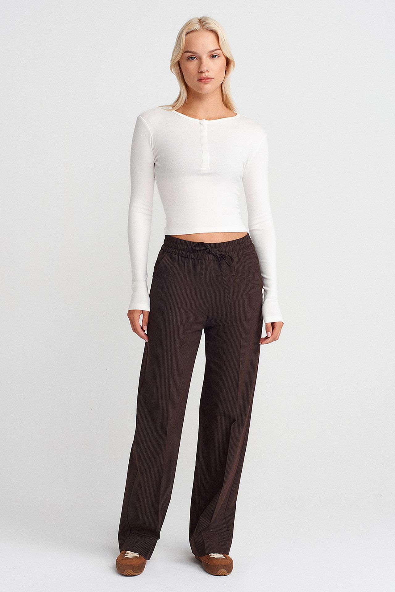 DILVIN Wide-Leg Pull-On Trousers