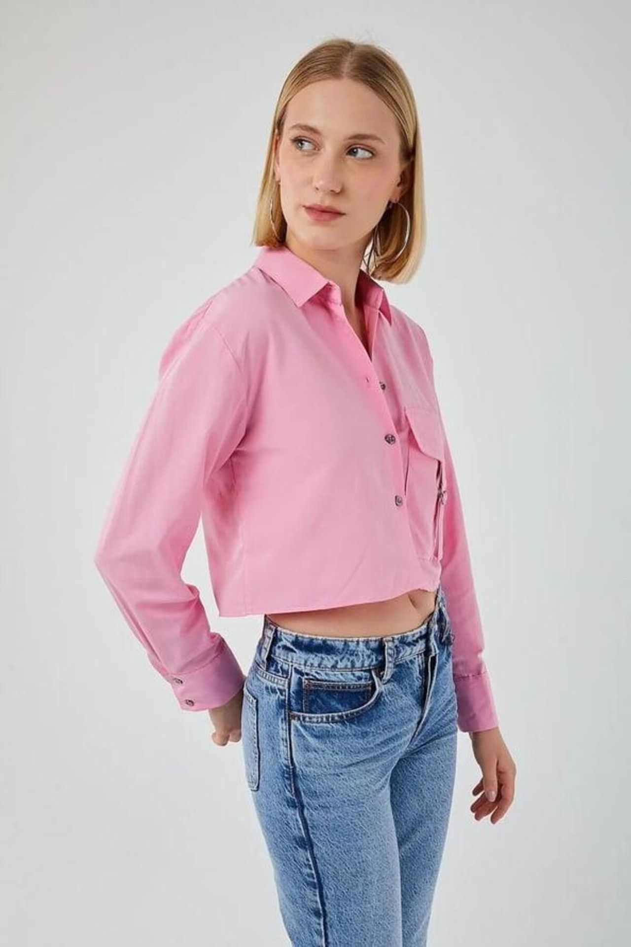 Cropped Poplin Shirt with Pocket Detail 2