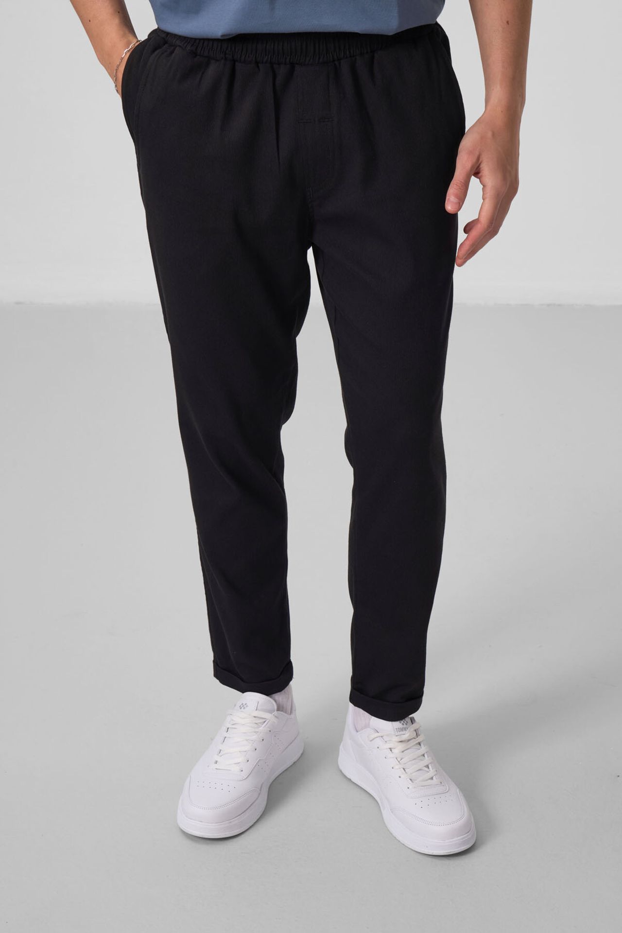TOMMY Men's Straight-leg Gabardine Chinos 2