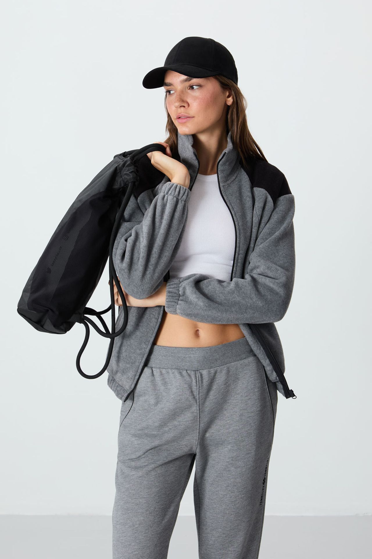 TOMMY Color Block Oversized Zip-Collar Sweatshirt 1