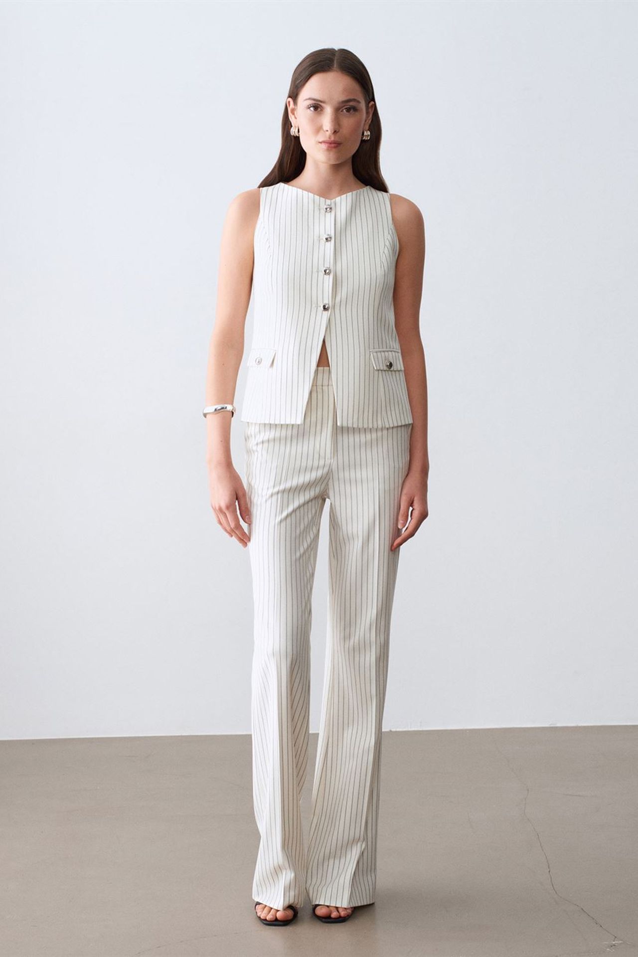 DILVIN Women’s Mid-Waist Wide-Leg Striped Trousers 4