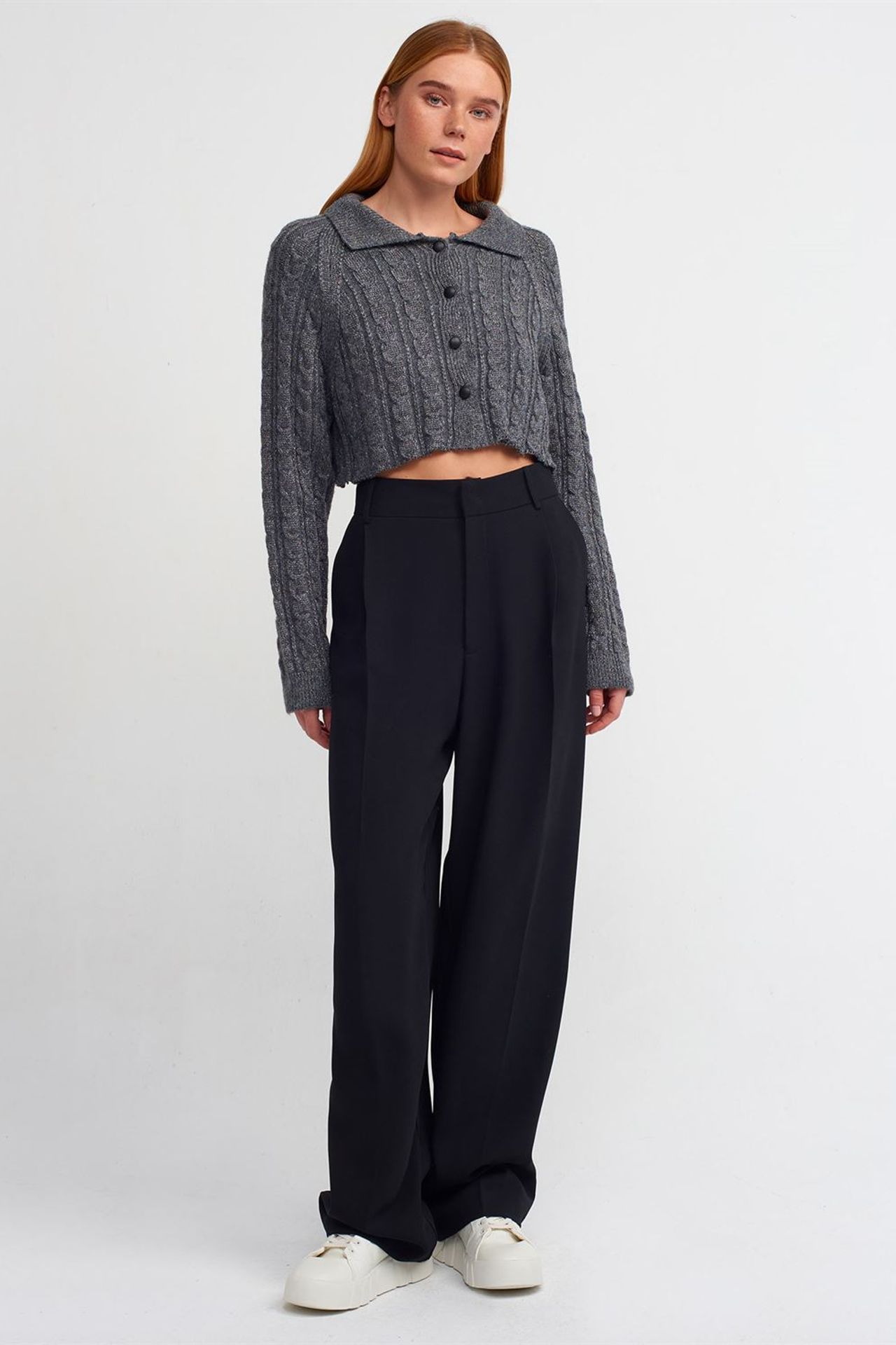 DILVIN Crop Cable-Knit Button Cardigan 3