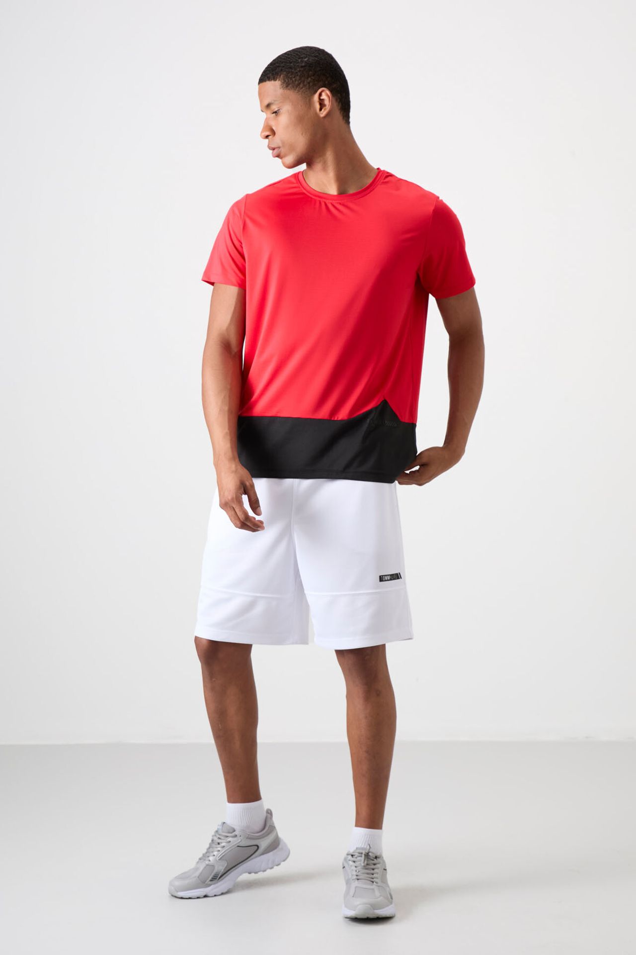 TOMMY Color Blocked Crew Neck T-Shirt 2