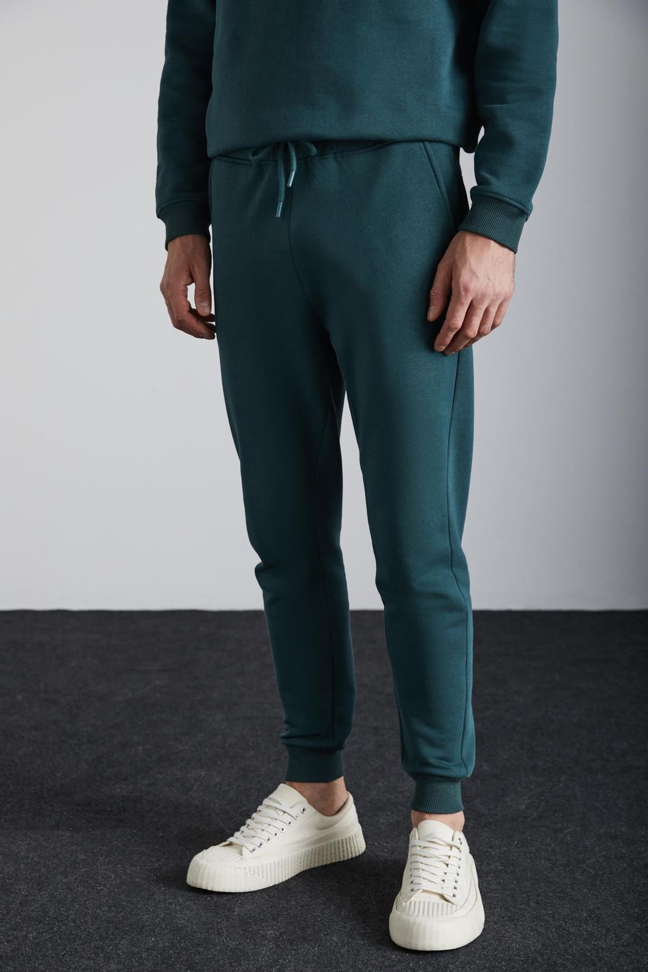 GRIMELANGE Tapered Elastic Waist Sweatpants 6