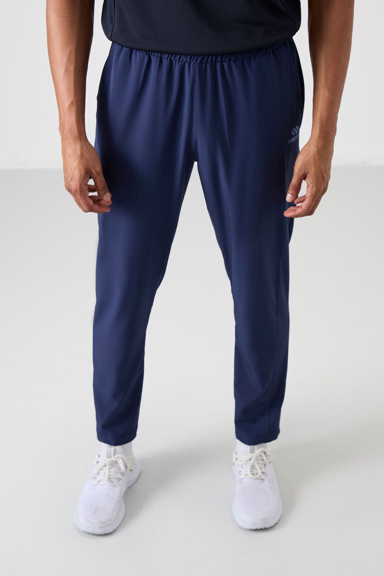 TOMMY Men's Straight-leg Seamless Sweatpants 5