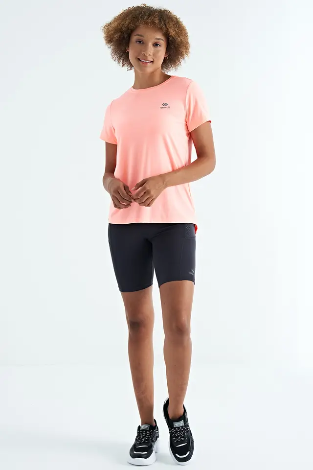 TOMMY Women's relaxed crew neck T-shirt with side slits
