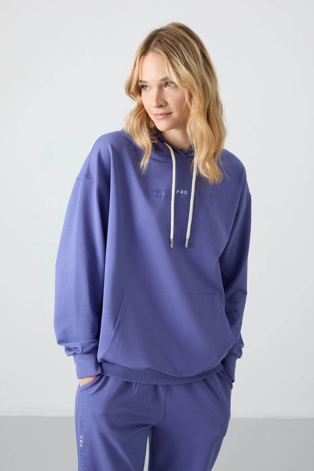 TOMMY Oversized Hooded Sweatshirt And Pants Set 5