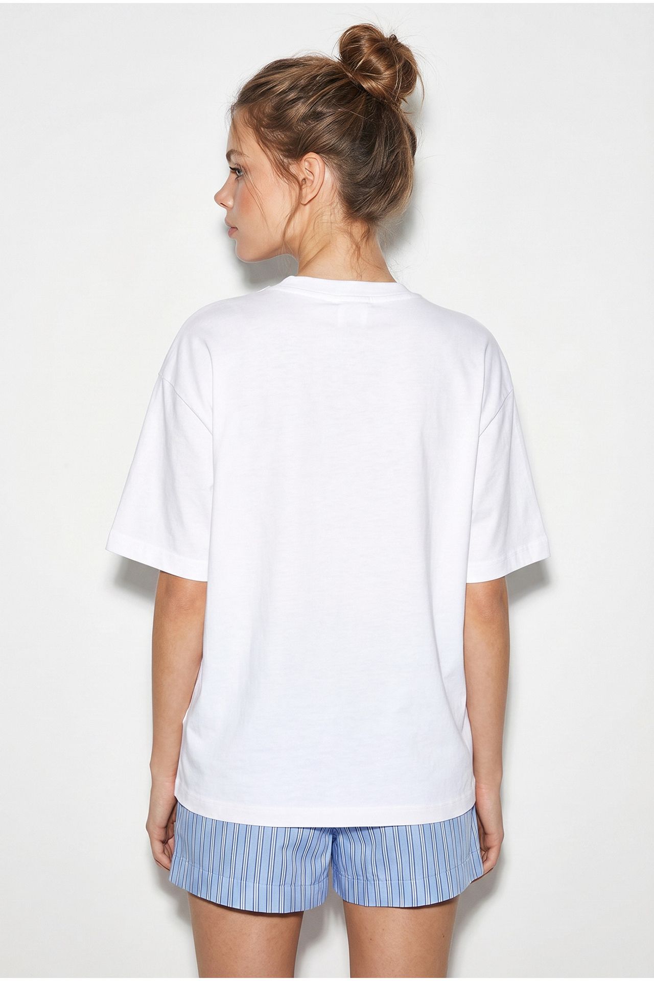 LUCCI Oversized Printed Crew Neck T-Shirt 5