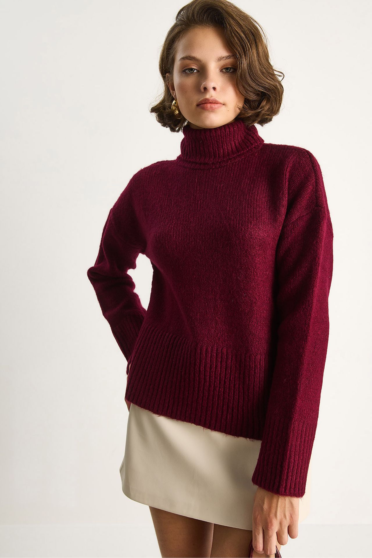 LUCCI Oversized Knit Turtleneck Sweater 5