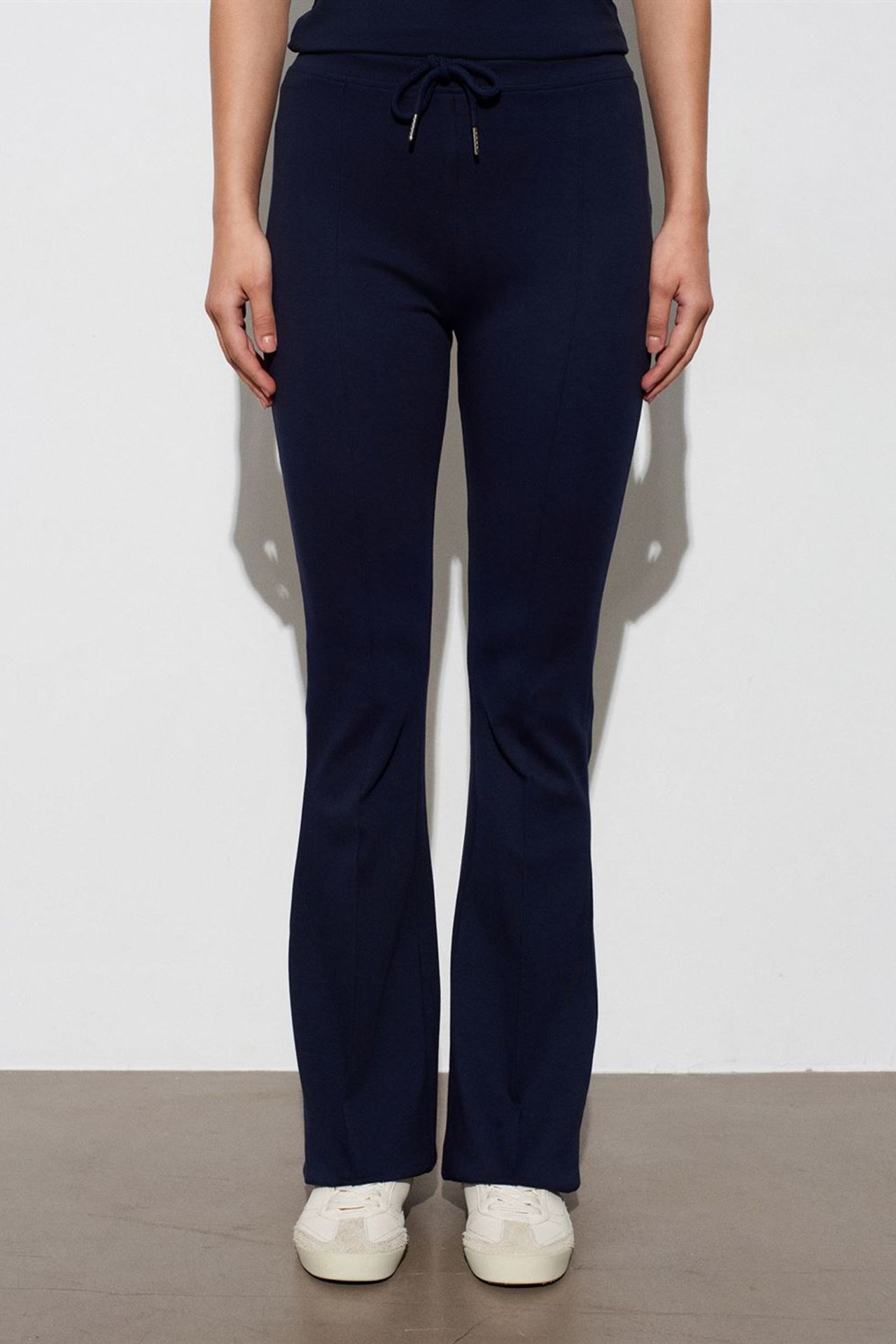 DILVIN Mid-Waist Flare Jersey Pants With Drawstring 3