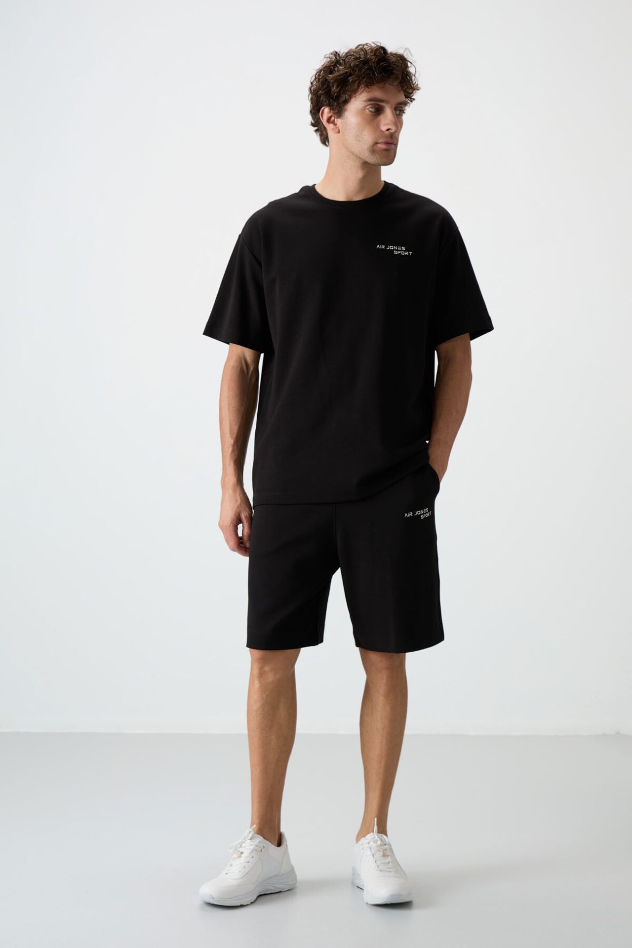 TOMMY Oversized Short-Sleeve T-Shirt And Shorts Set 3