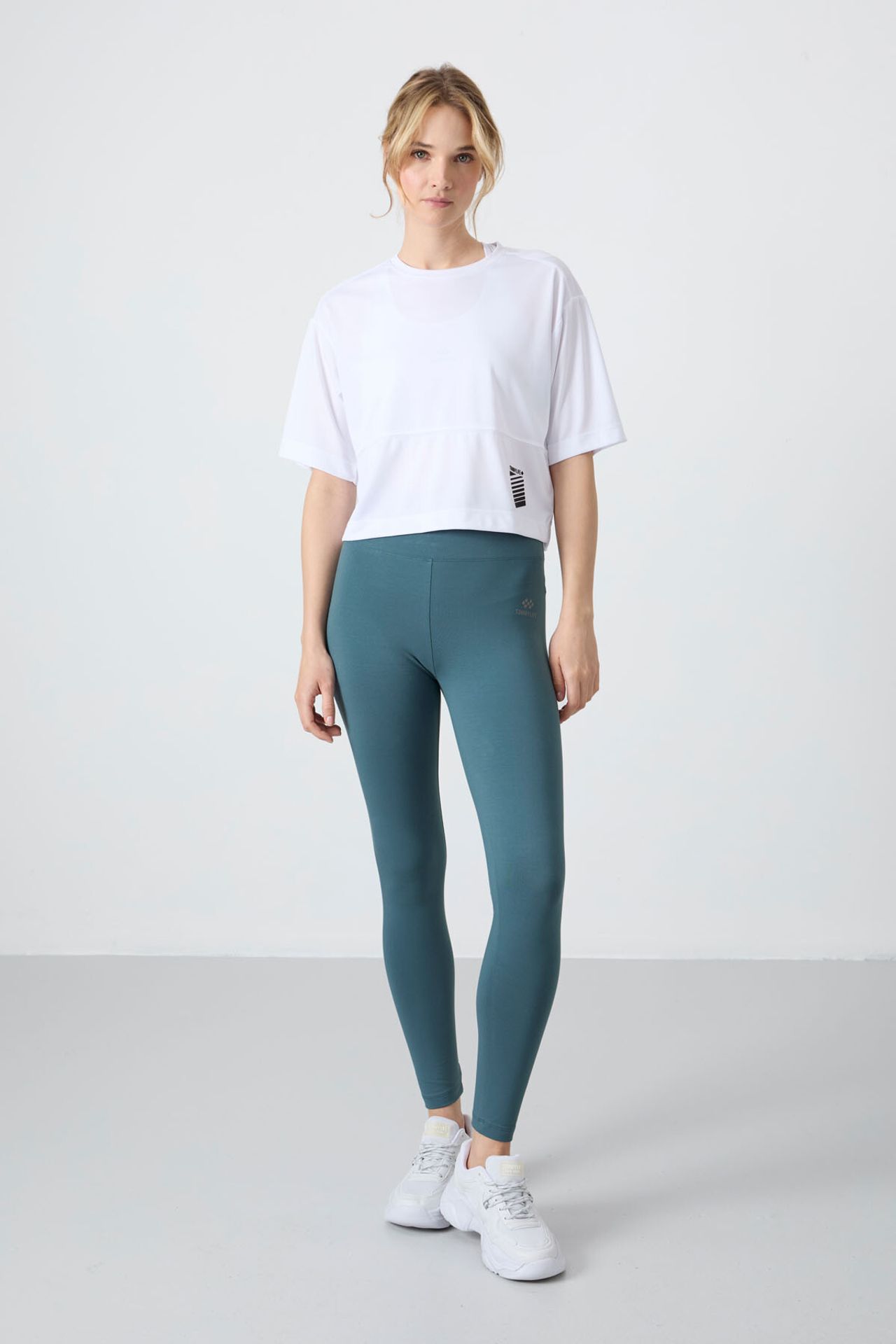 TOMMY Oversized Crew Neck T-Shirt With Pocket 5