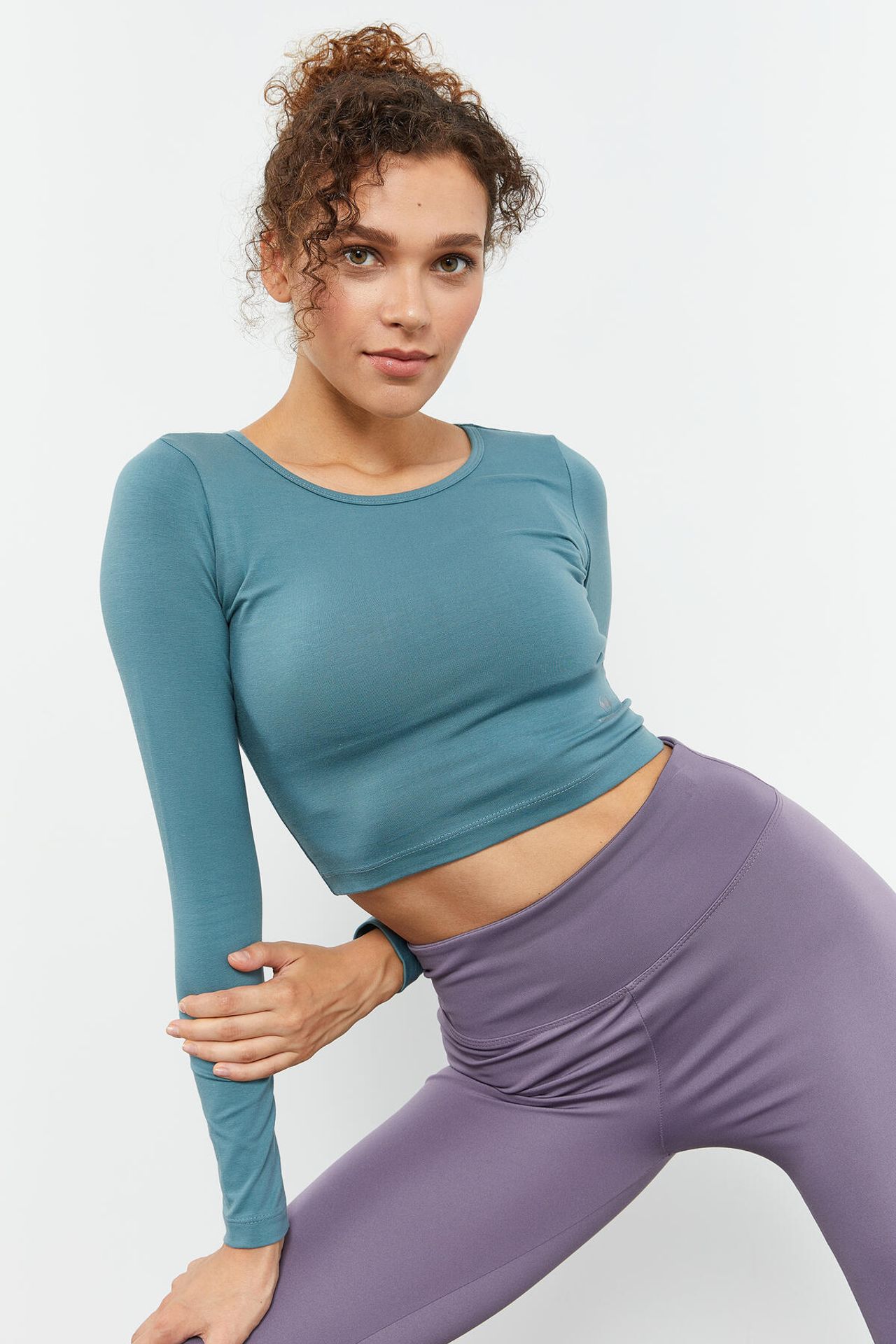 TOMMY Slim-Fit Long Sleeve Crop Top 6