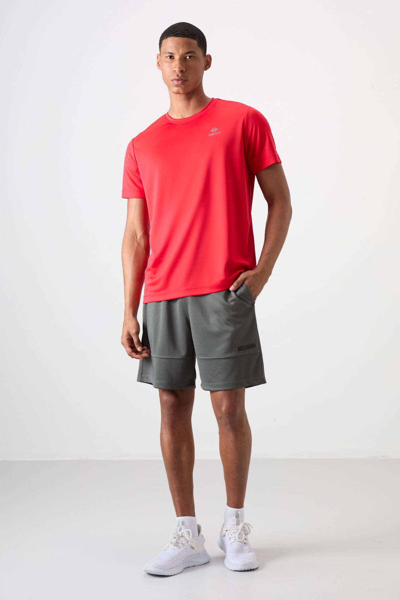 TOMMY Men's Logo Print Crew Neck T-Shirt 2