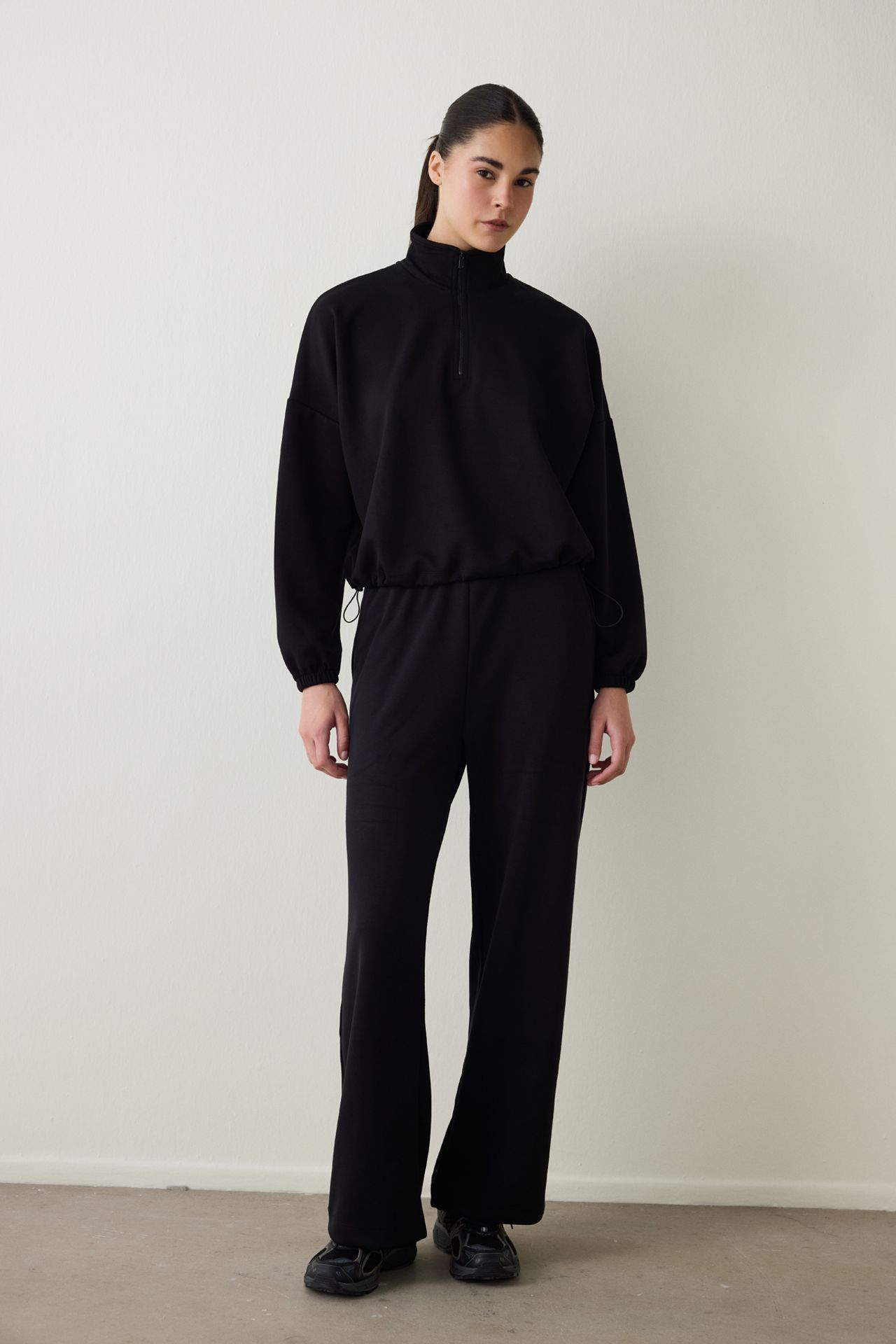 PENTI Silky Feel Mock Neck Crop Sweatshirt 1