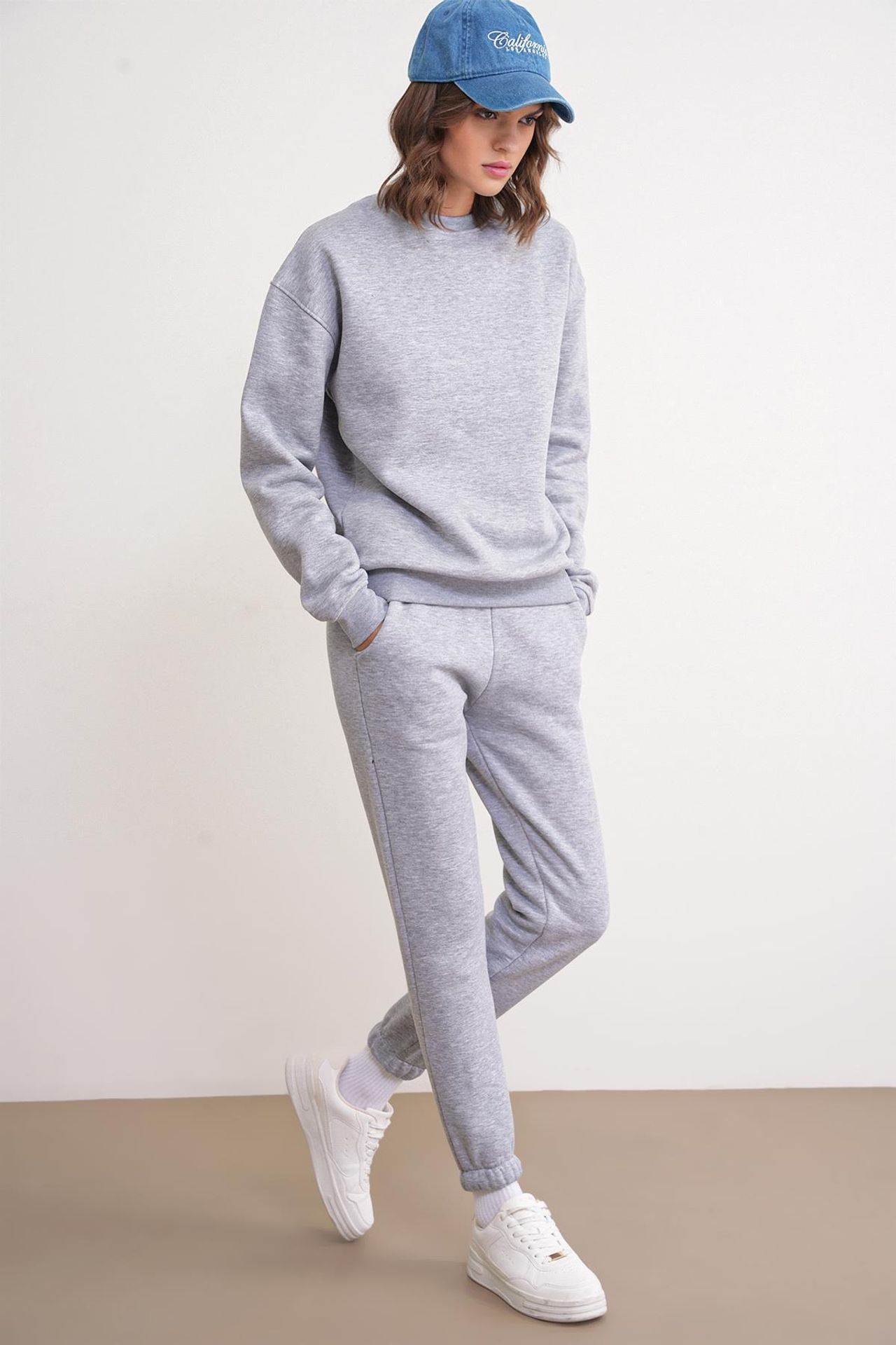 Mixray Basic Sweatshirt & Jogger Two-Piece Set 4