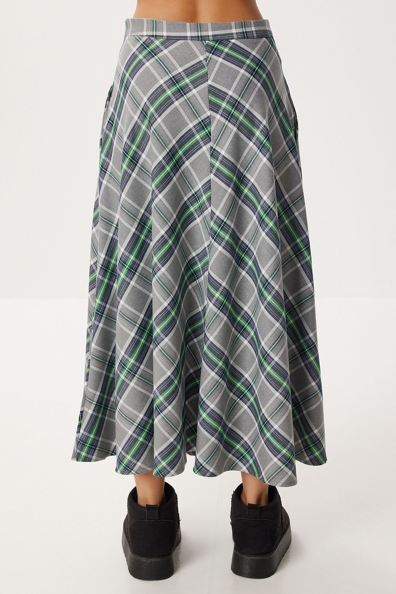 ISTANBUL Pocket Detailed Long Plaid Skirt with Zipper Closure 6