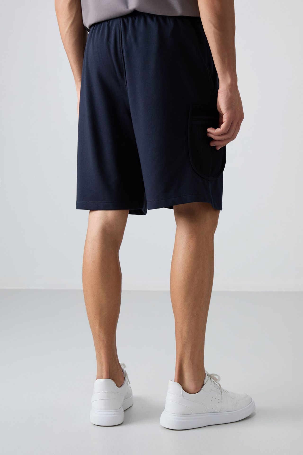 TOMMY Men's Wide-leg Cargo Shorts 5