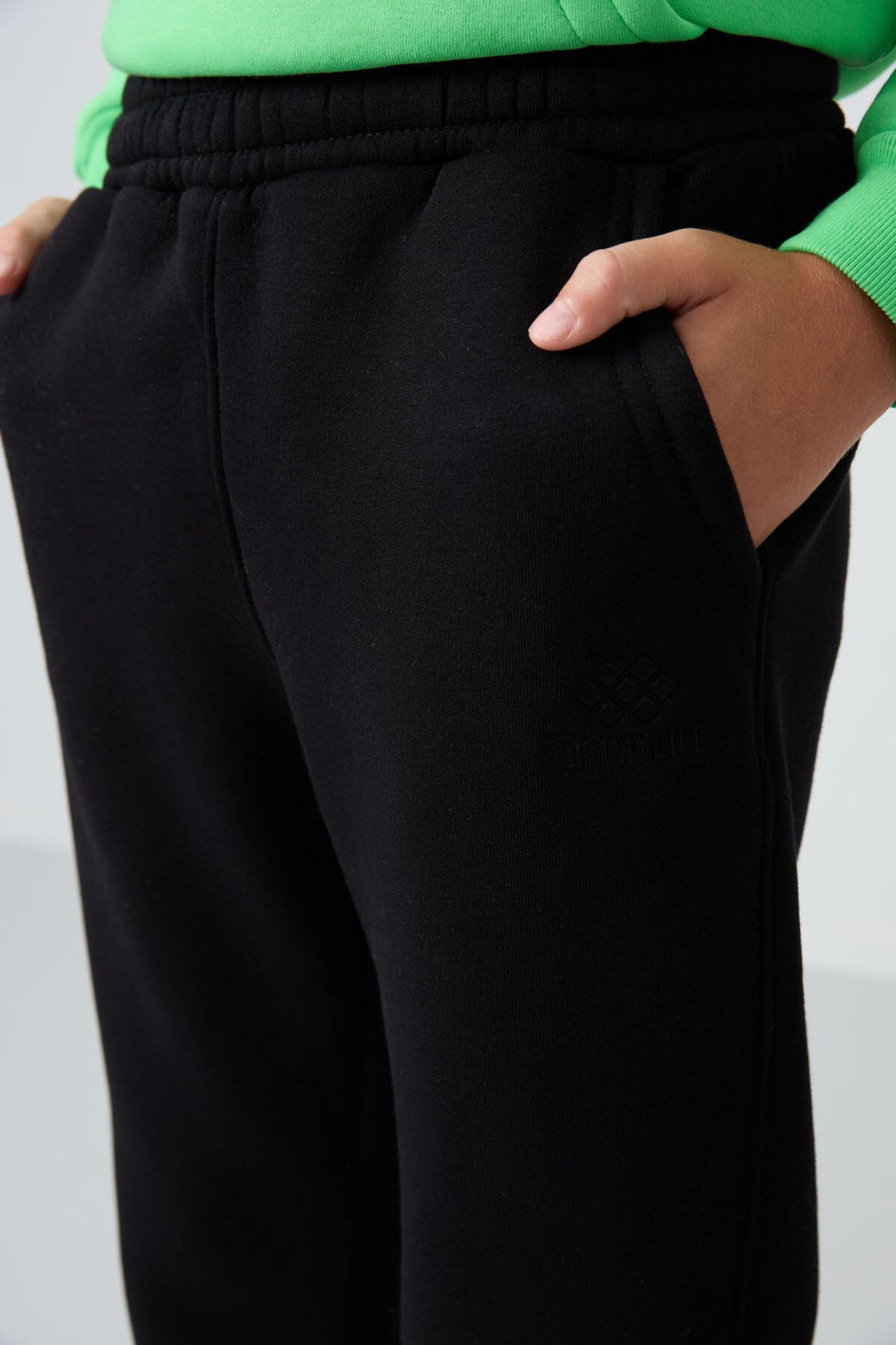 TOMMY Youth Sweatpants 4