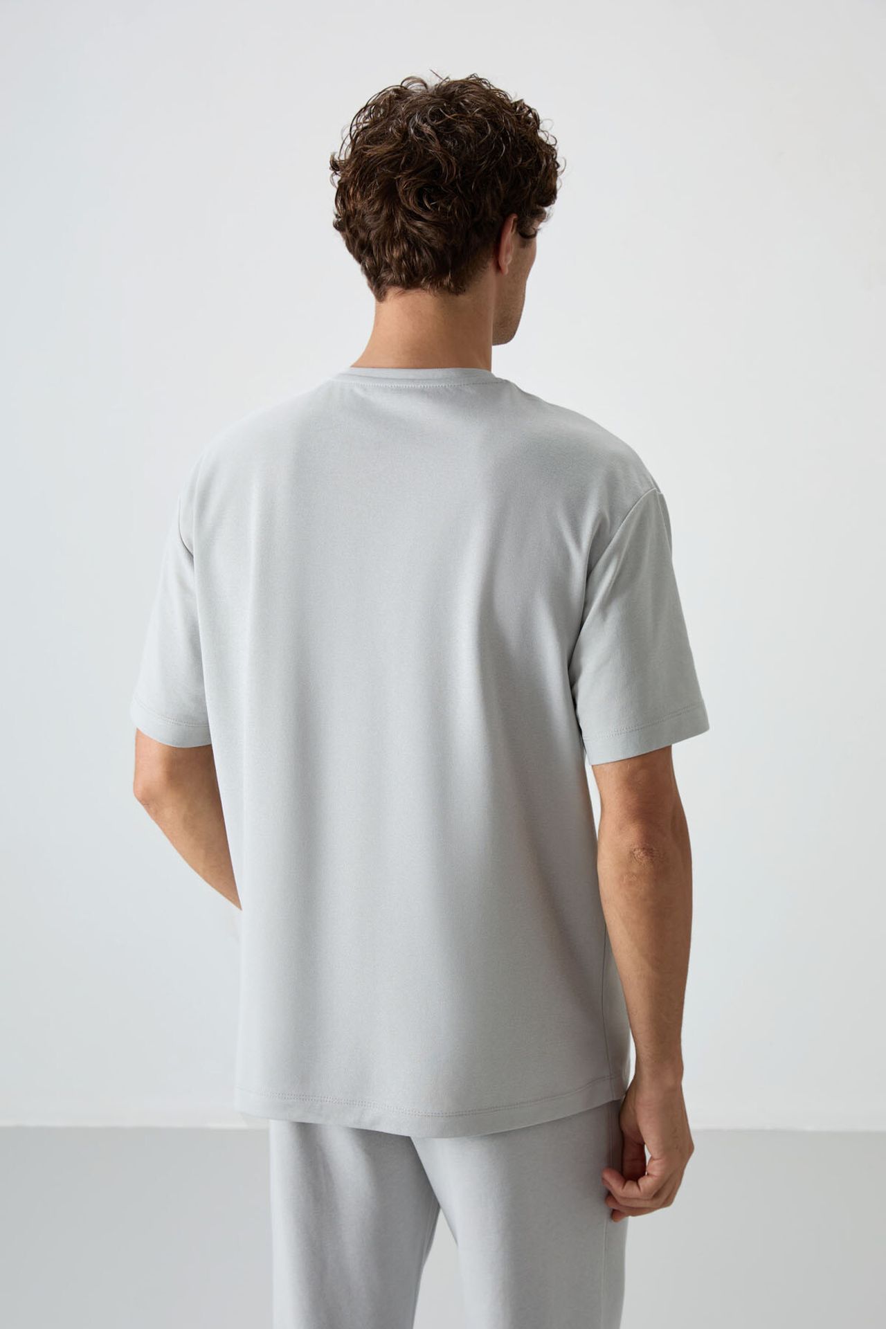 TOMMY Oversized Printed Crew Neck T-Shirt 5