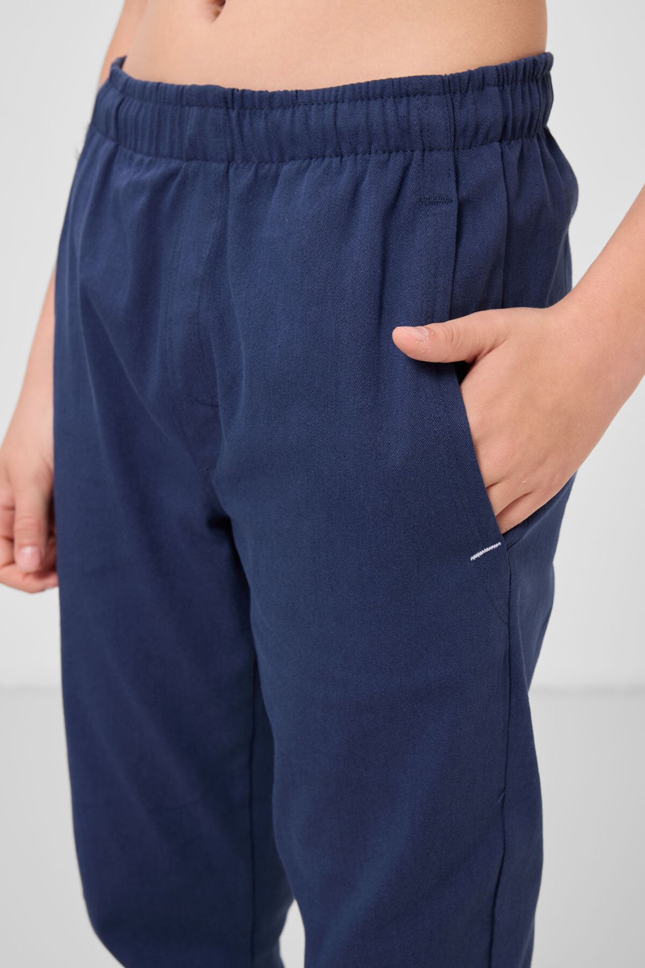 TOMMY Youth Pull-On Straight Leg Joggers 3