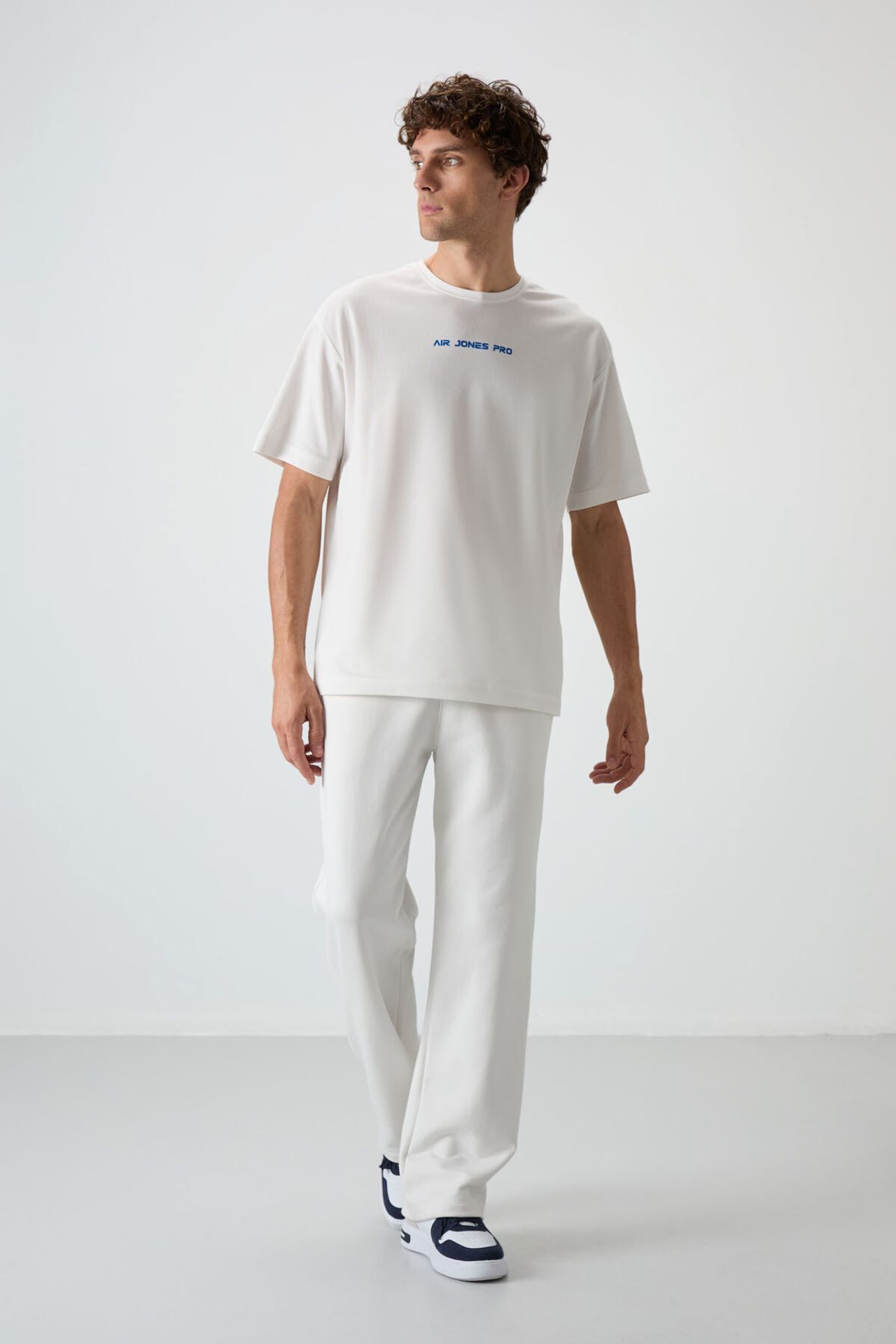 TOMMY Oversized Printed Crew Neck T-Shirt 3