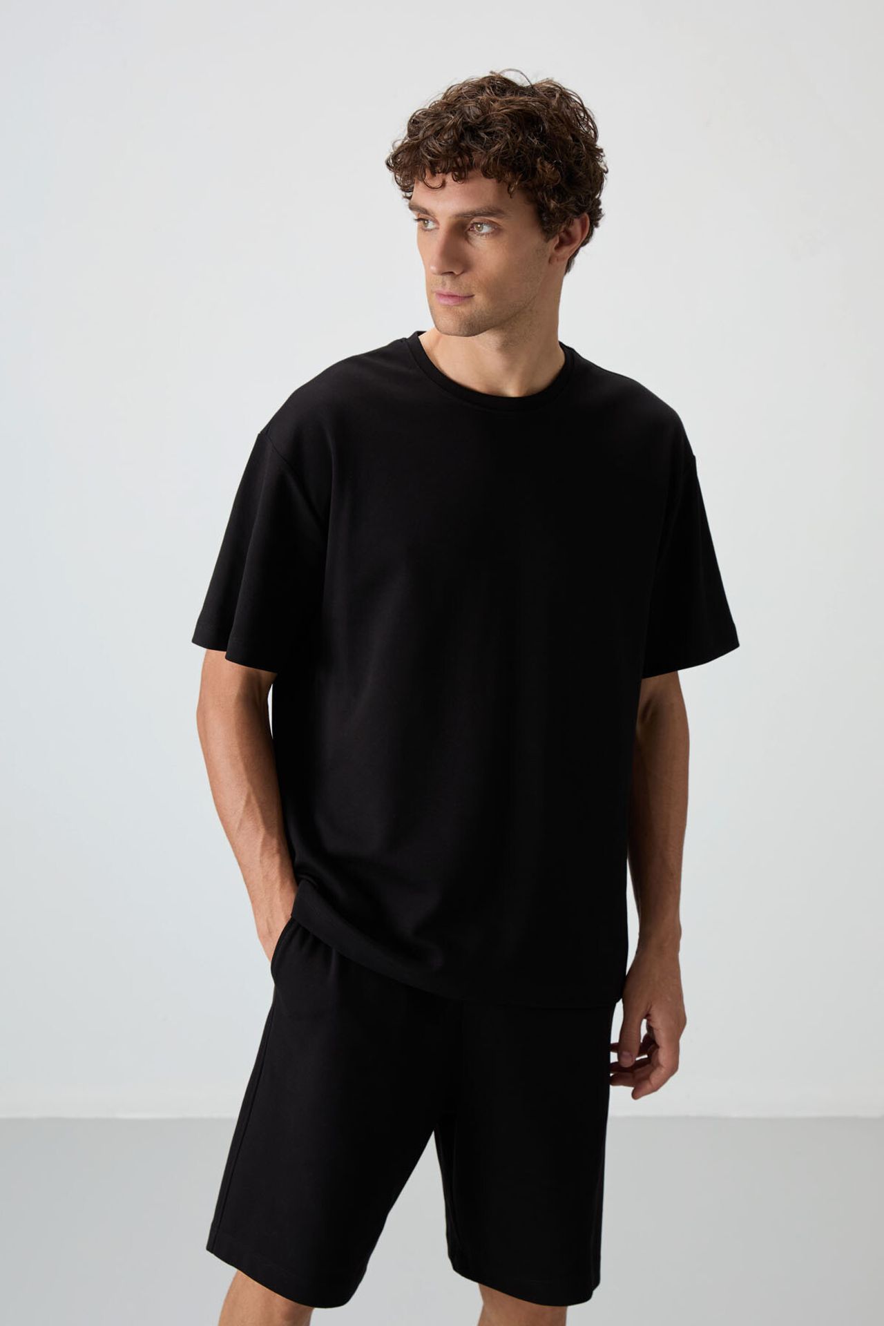 TOMMY Oversized T-Shirt And Shorts Set 3