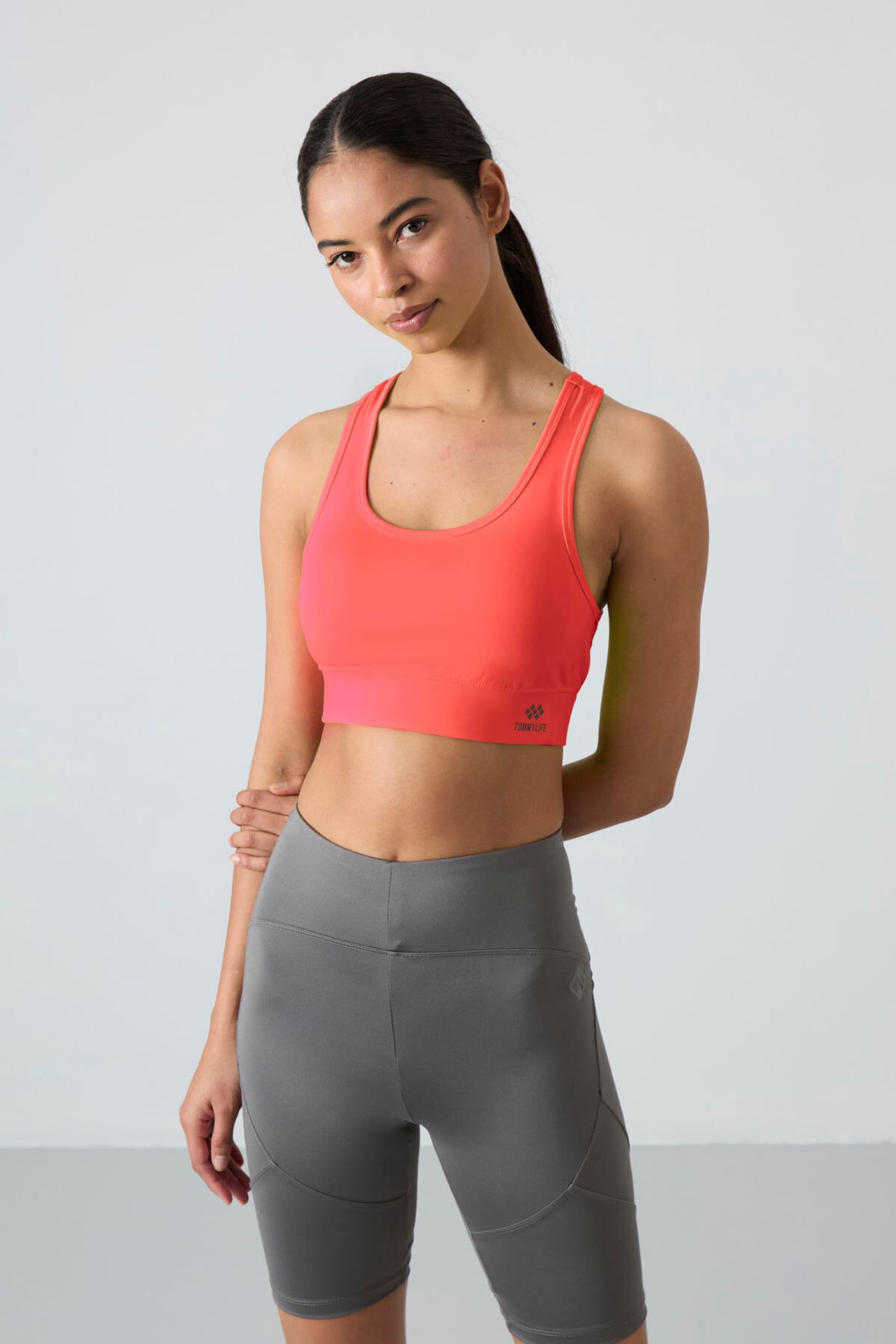 TOMMY Sleeveless Cropped Fitted Sports Top 2