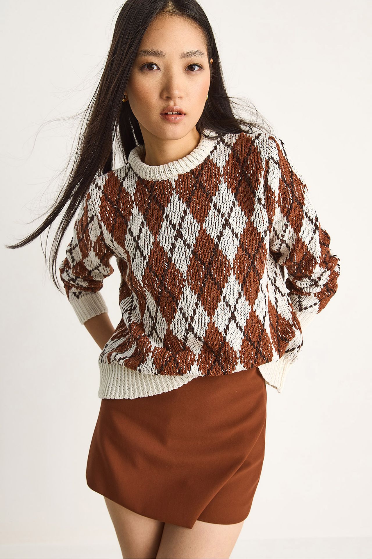 LUCCI Women’s Crew Neck Knitted Sweater with Diamond Pattern 3