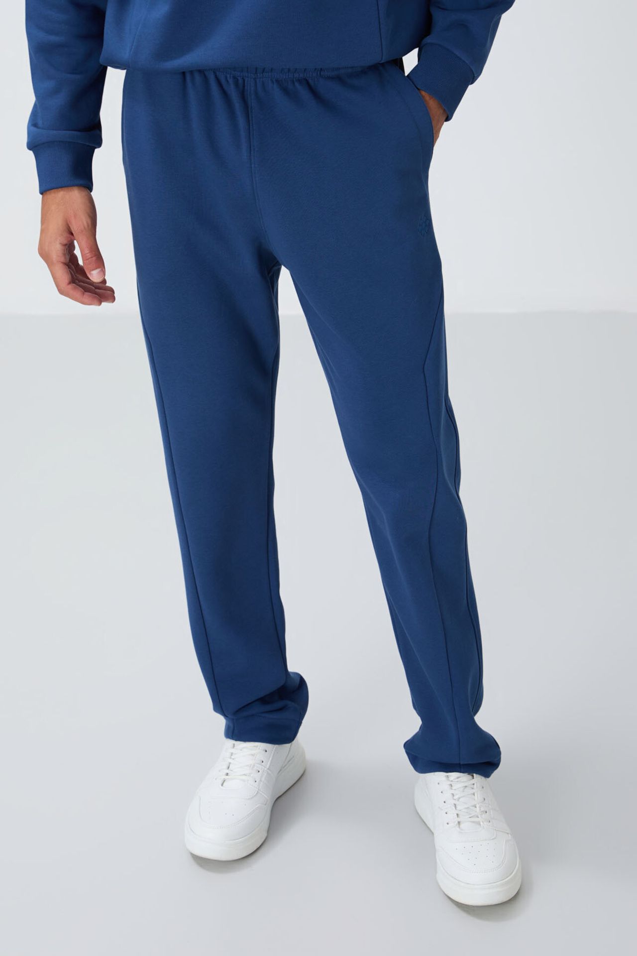TOMMY Men's Long Sleeve Crew Neck Sweatshirt And Pants Set 3