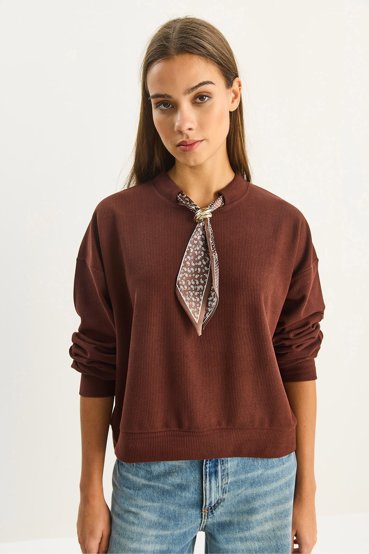 Crew Neck Ribbed Sweatshirt with Scarf Accessory Detail 4
