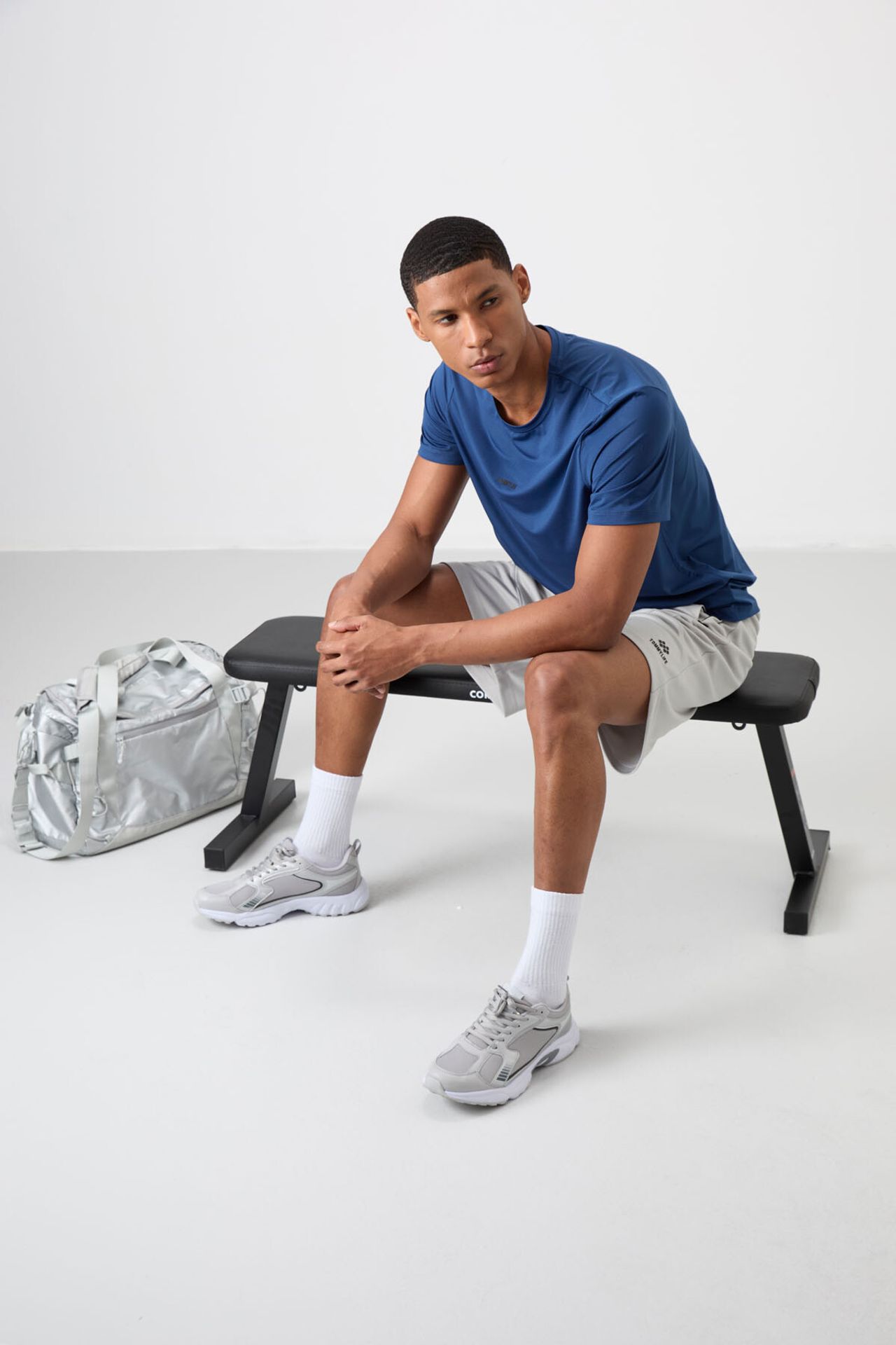 TOMMY Men's Regular Fit Logo Jersey T-Shirt 2