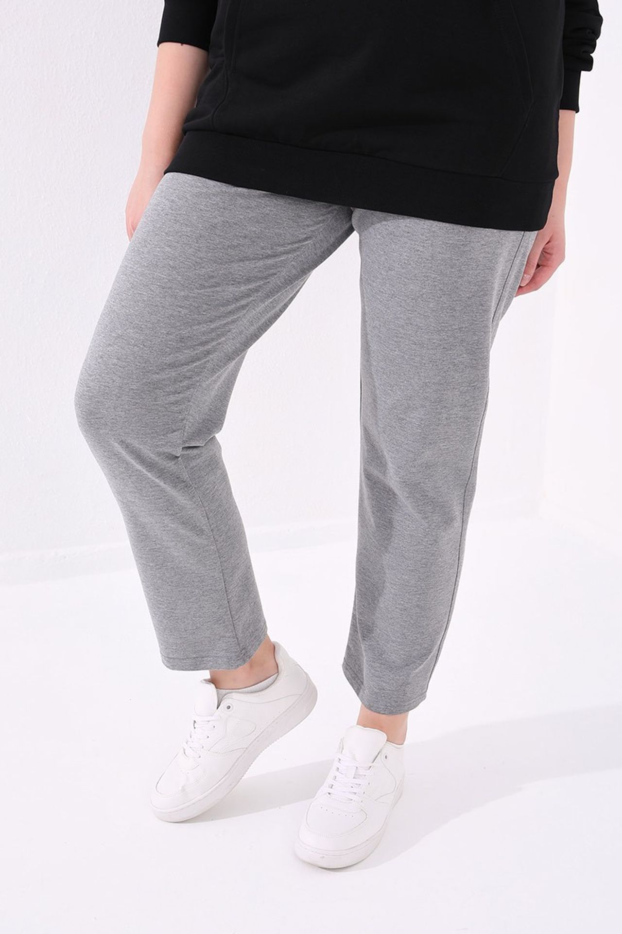 TOMMY Women’s Straight-Leg Knit Sweatpants 4