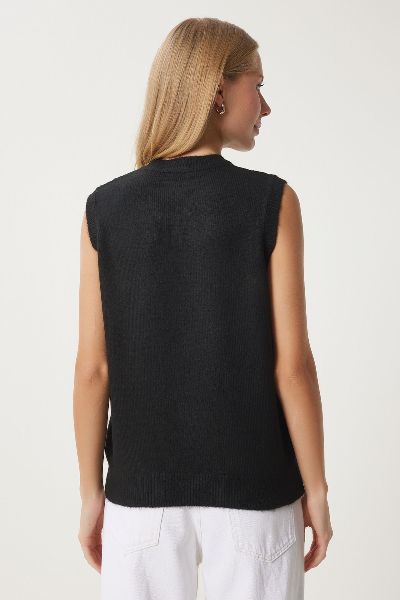 ISTANBUL Textured Knit Sweater Vest with Bow Detail 4